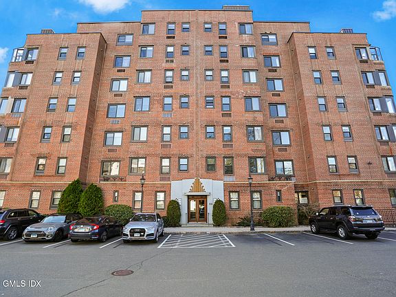 2nd image of 15 Lafayette Ct APT 6D