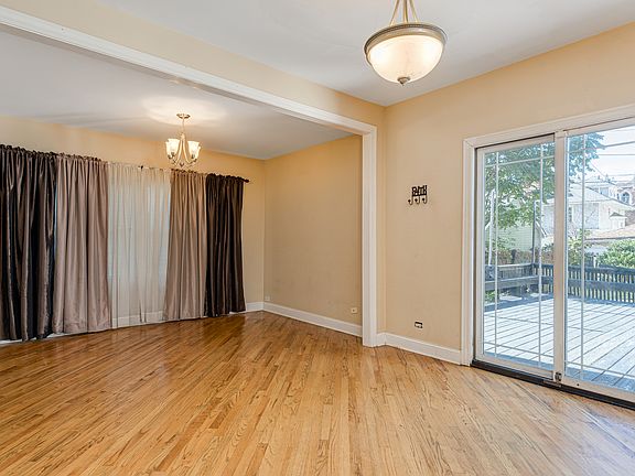 5th image of 406 N 4th Ave