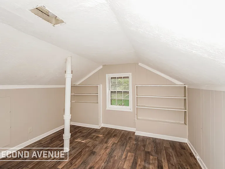 1417 34th St — Photo 16