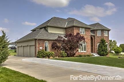 Master Bath : Two walk-in closets and enclosed steam room/shower