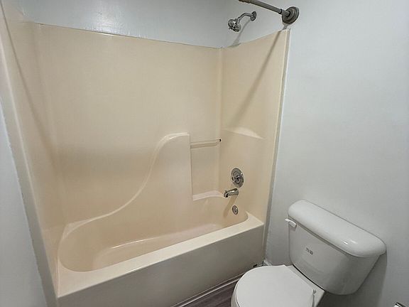 4th image of 1091 Cantrell Ln