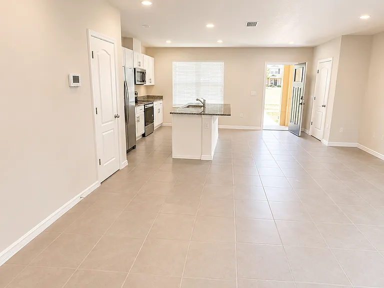 1558 Dalehurst Ln — Photo 4