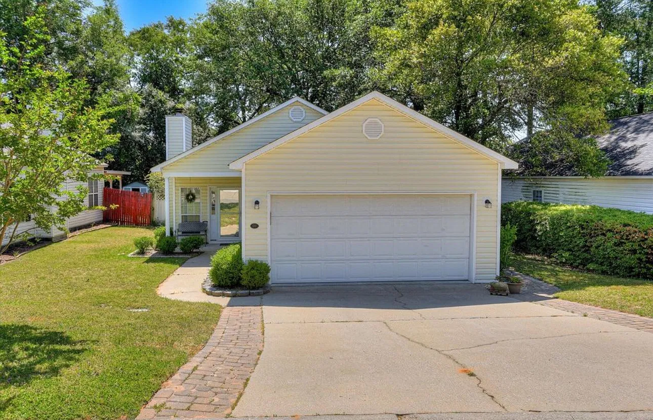 3 bed, 1253 sqft, $1,650 — Photo 2