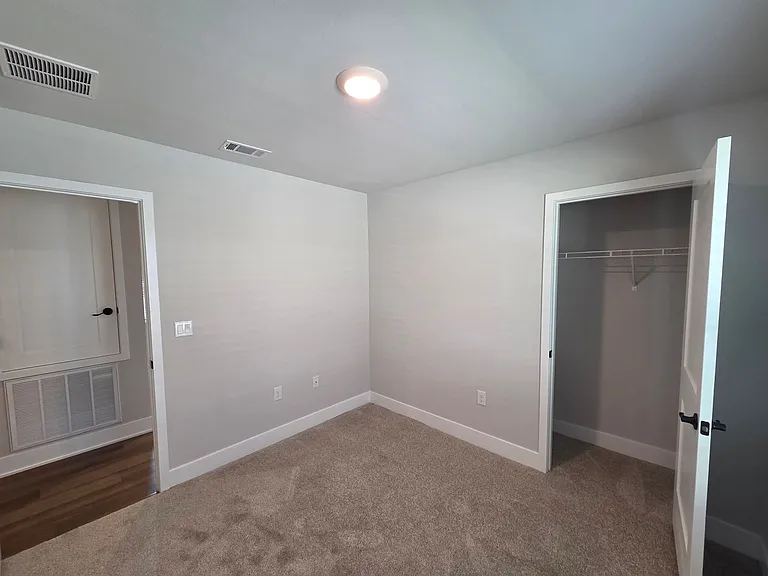 7169 Fox Meadow Dr — Photo 9