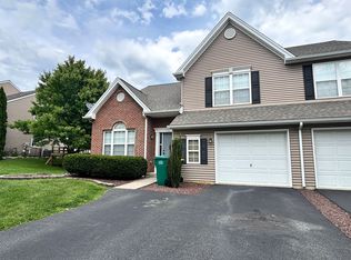 1537 Cambridge Dr, Macungie, PA 18062
