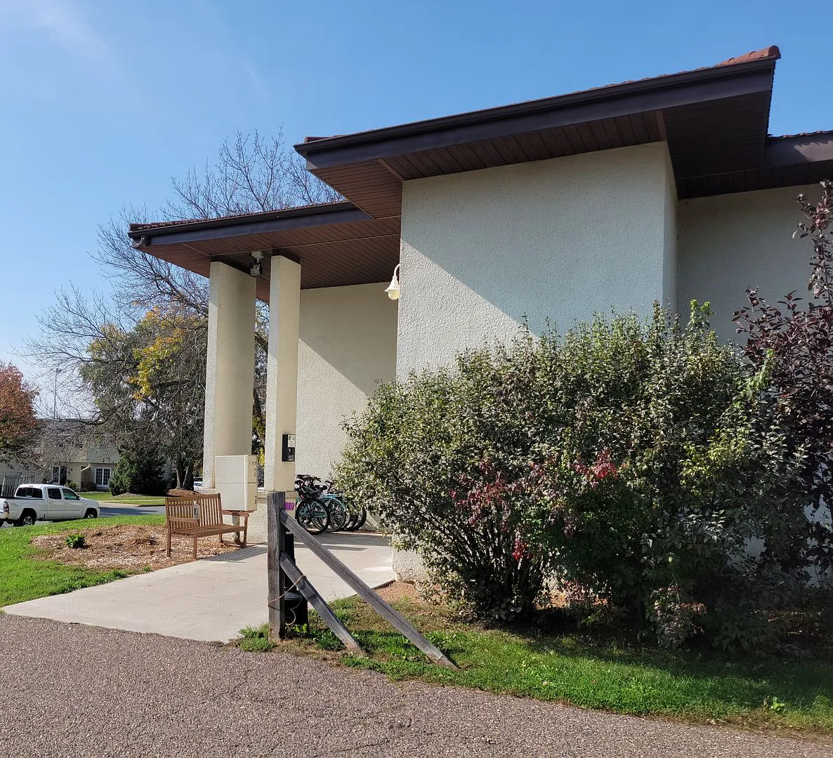 Fairfax Apartments- 1 Bed 1 Bath — Photo 2