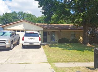 2712 Starlake Ct, Irving, TX 75060
