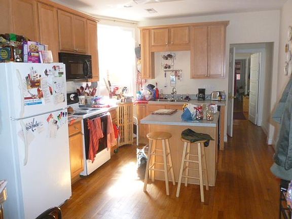 3rd image of 3203 Park Ave APT C