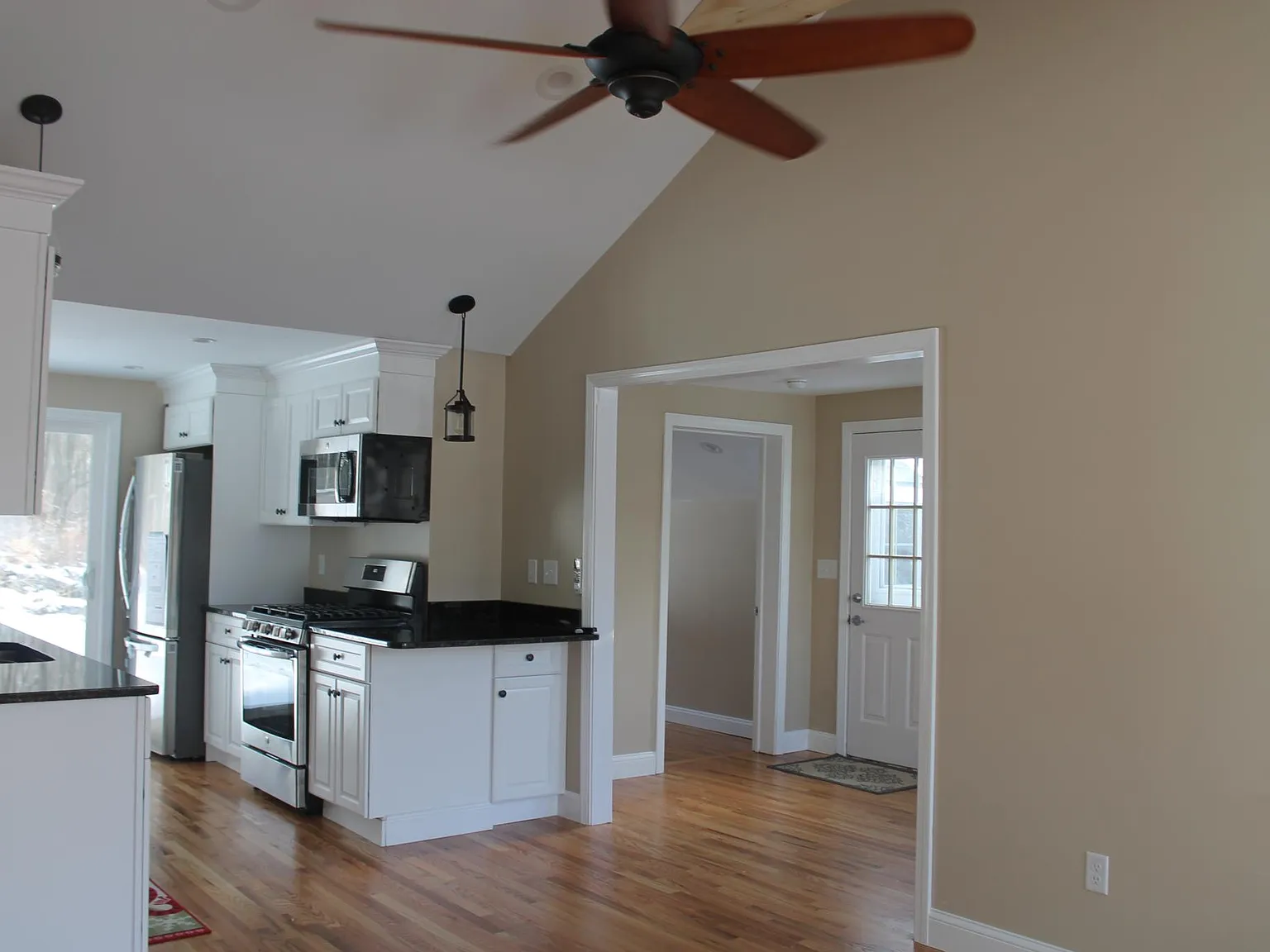 3 bed, $2,800 — Photo 2