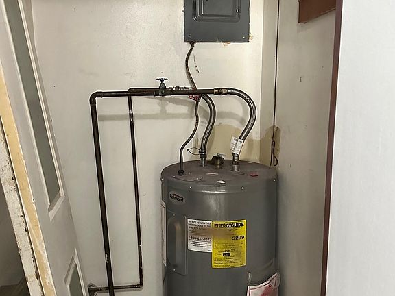 5th image of 1901 S 1st St