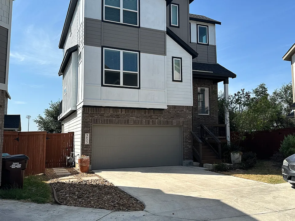 9023 Stillwater Pass