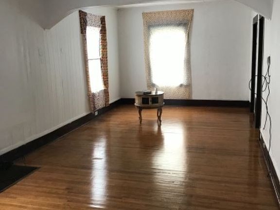 5th image of 842 Woodlawn Ave