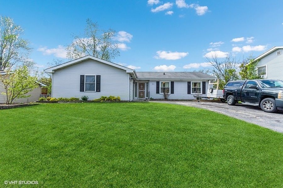 1st image of 221 Grant Dr