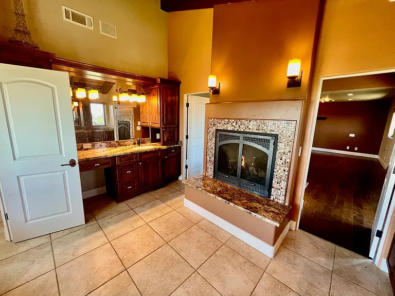 300 Corona Rd — Photo 46