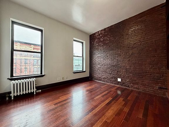 2nd image of 24 W 125th St #4