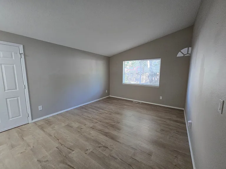 4631 Cherrybud Ct SE — Photo 4