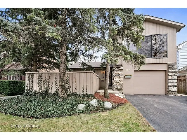 424 Winnetka Ave photo 1