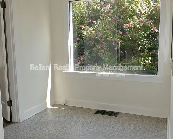 3246 Conkling Pl W — Photo 10