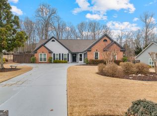5587 Newberry Point Dr, Flowery Branch, GA 30542