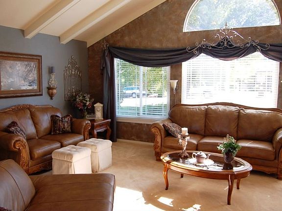 2nd image of 544 River Oaks Dr