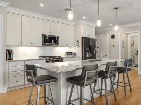 7 Willey Creek Road #202, Exeter, NH 03833