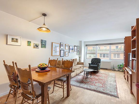 2nd image of 10 W 15th St APT 1420