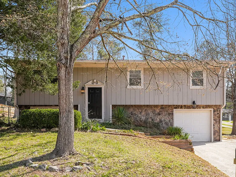 2194 Cherokee Valley Cir — Photo 1