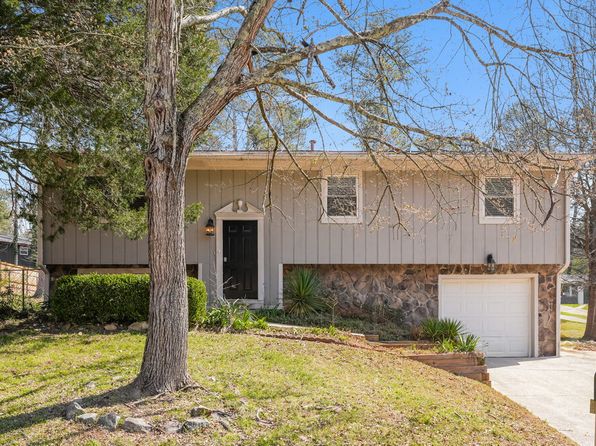 2194 Cherokee Valley Cir, Lithonia, GA