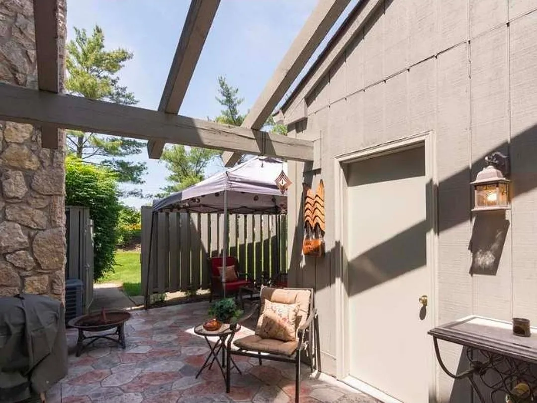 Prime Fishers townhome: 2BR/2BA, garage, great location, low-maintenance rental. — Photo 2