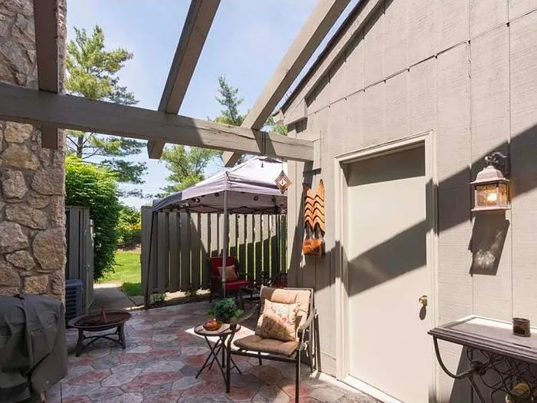 507 Conner Creek Dr — Photo 2