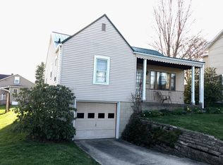 136 S 3rd St, Sharpsville, PA 16150
