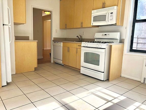 5th image of 3565 86th St APT 3B