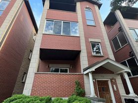 711 W 31st St, Chicago, IL