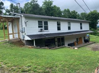 638 Iron St, Marion, VA 24354
