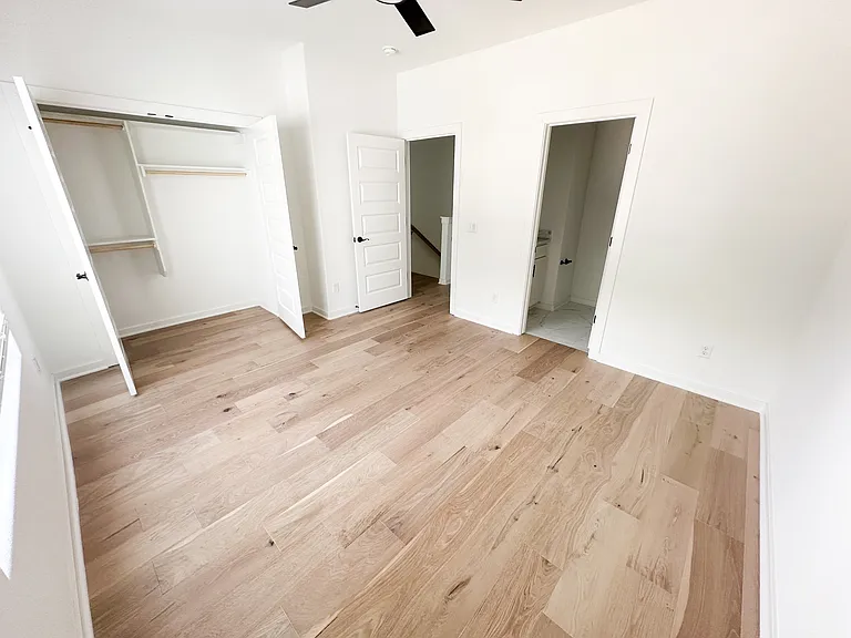 1234 W James St — Photo 11