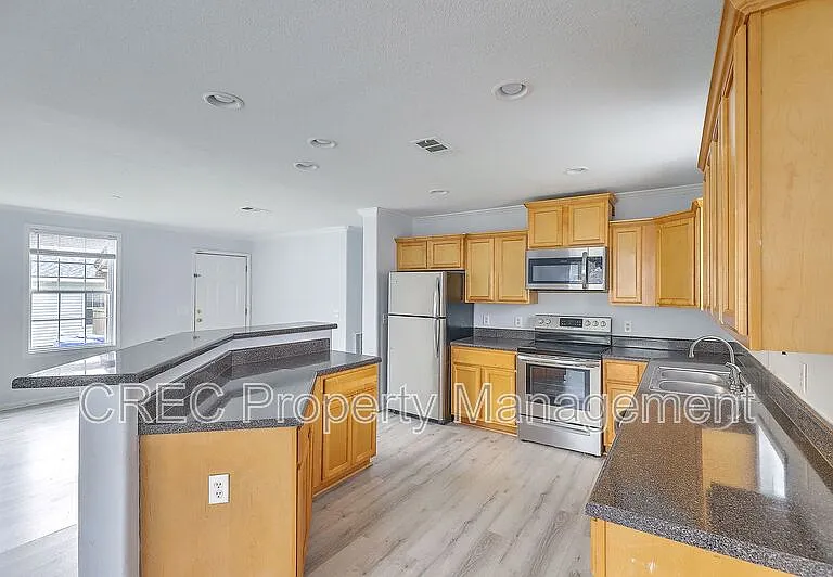 2533 Celestial Ct — Photo 10