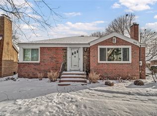 365 Pine Ridge Rd, Buffalo, NY 14225