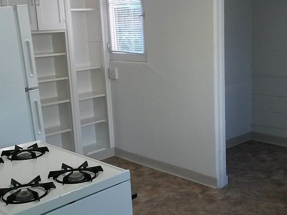 5th image of 4651-53 Lotus St #4653