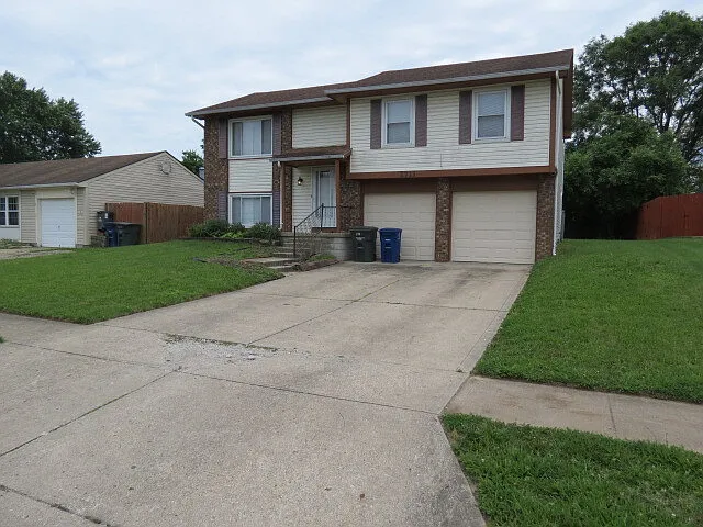 2711 Millrace Dr — Photo 1