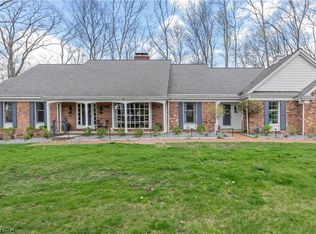 25 Hopewell Trl, Moreland Hills, OH 44022