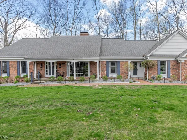 25 Hopewell Trl, Moreland Hills, OH 44022