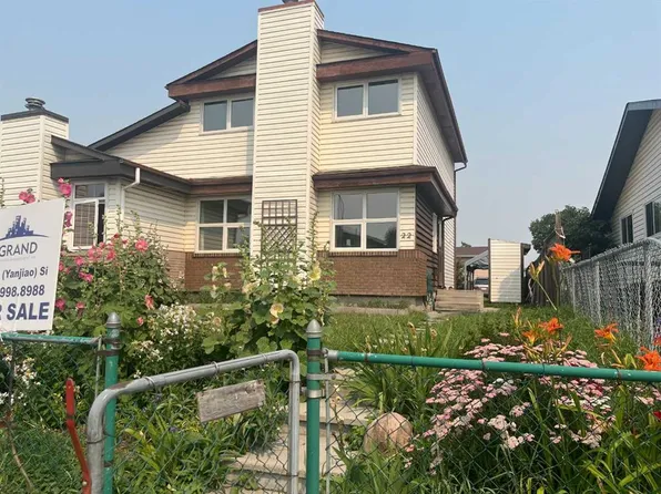 22 S Whitman Close NE, Calgary, AB T1Y 4H4