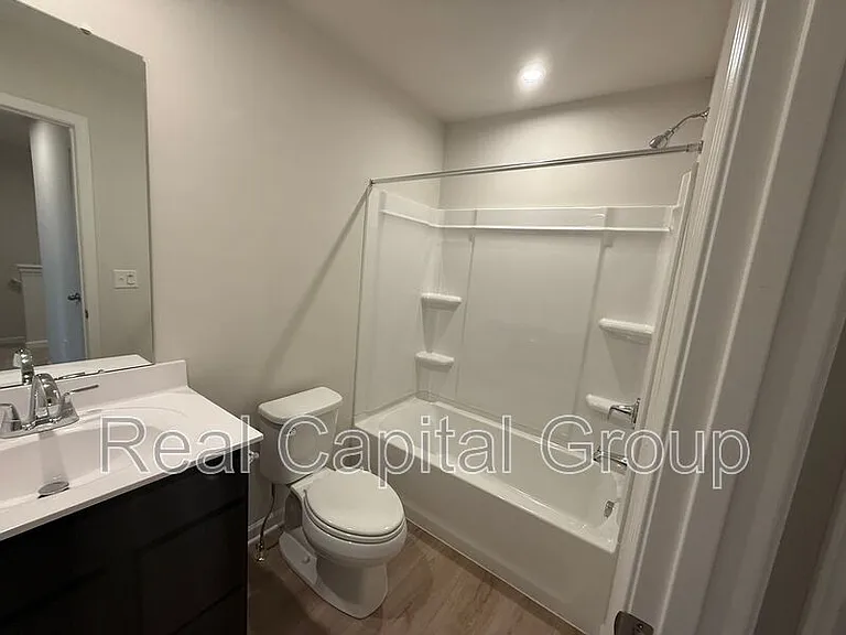 106 South Dr — Photo 26