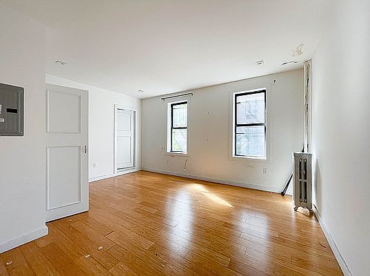 4th image of 88 Livingston St #1