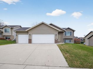 3615 Kenosha Dr NW, Rochester, MN 55901