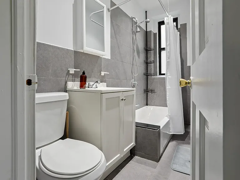 1632 Madison Ave #3R — Photo 9