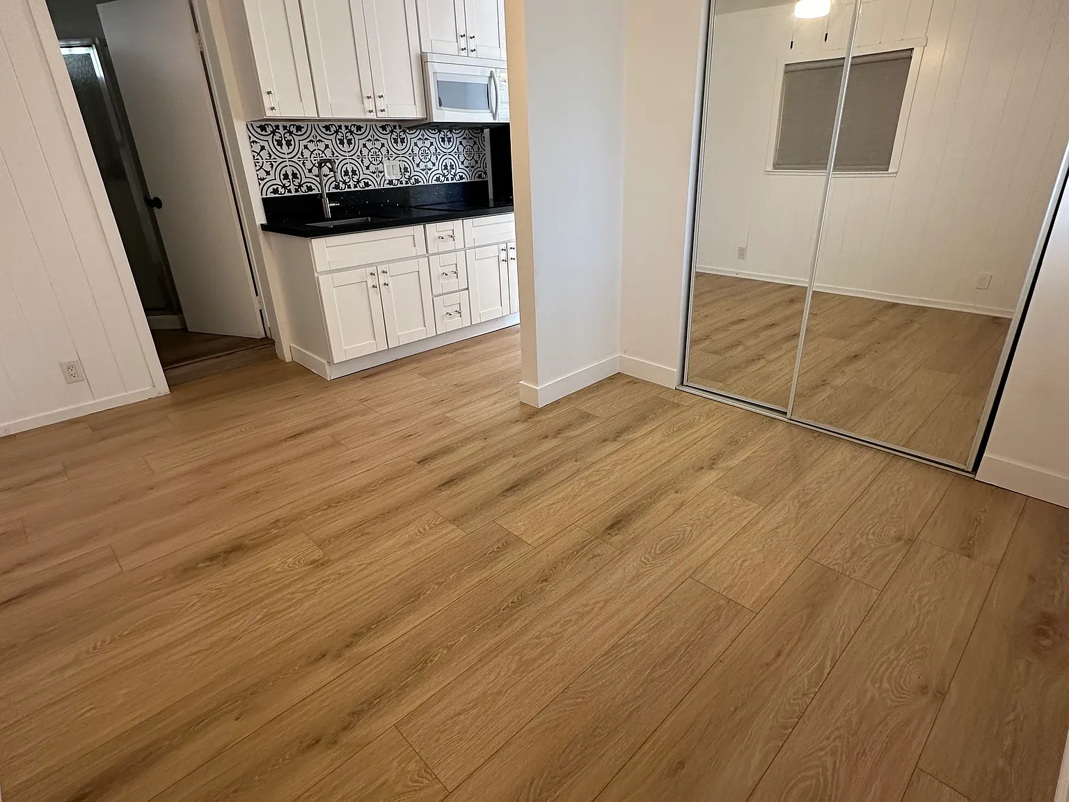 Studio, 350 sqft, $1,550 — Photo 3