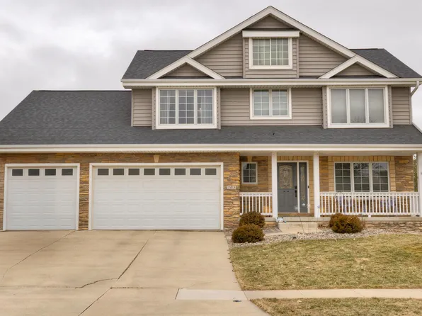 305 11th St NW, Altoona, IA 50009