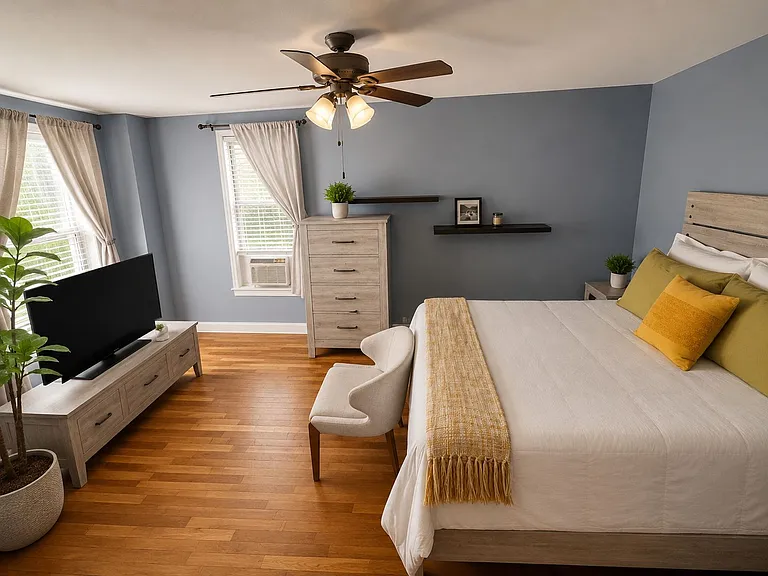 2385 Barker Ave #5J — Photo 2
