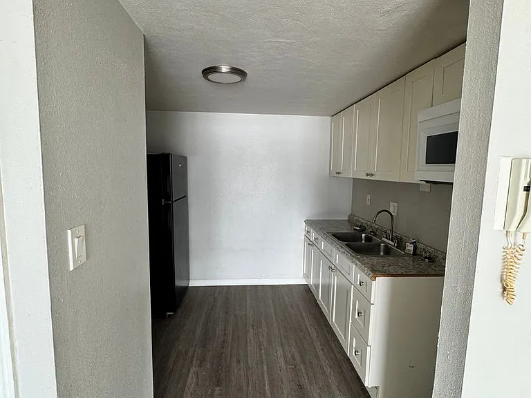 848 Riverview Ter #104 — Photo 5